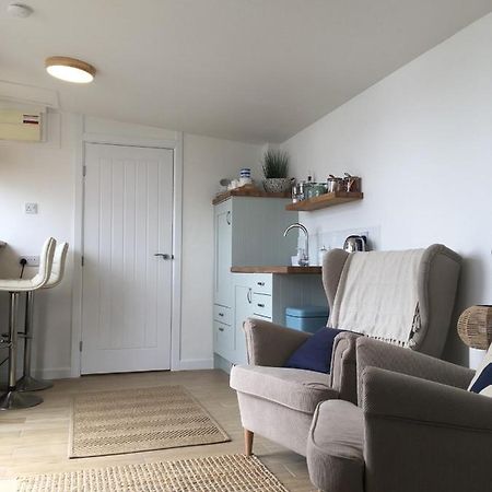 1-Bedroom Chalet With Parking On Site Looe Kültér fotó