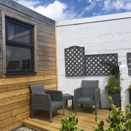 1-Bedroom Chalet With Parking On Site Looe Kültér fotó