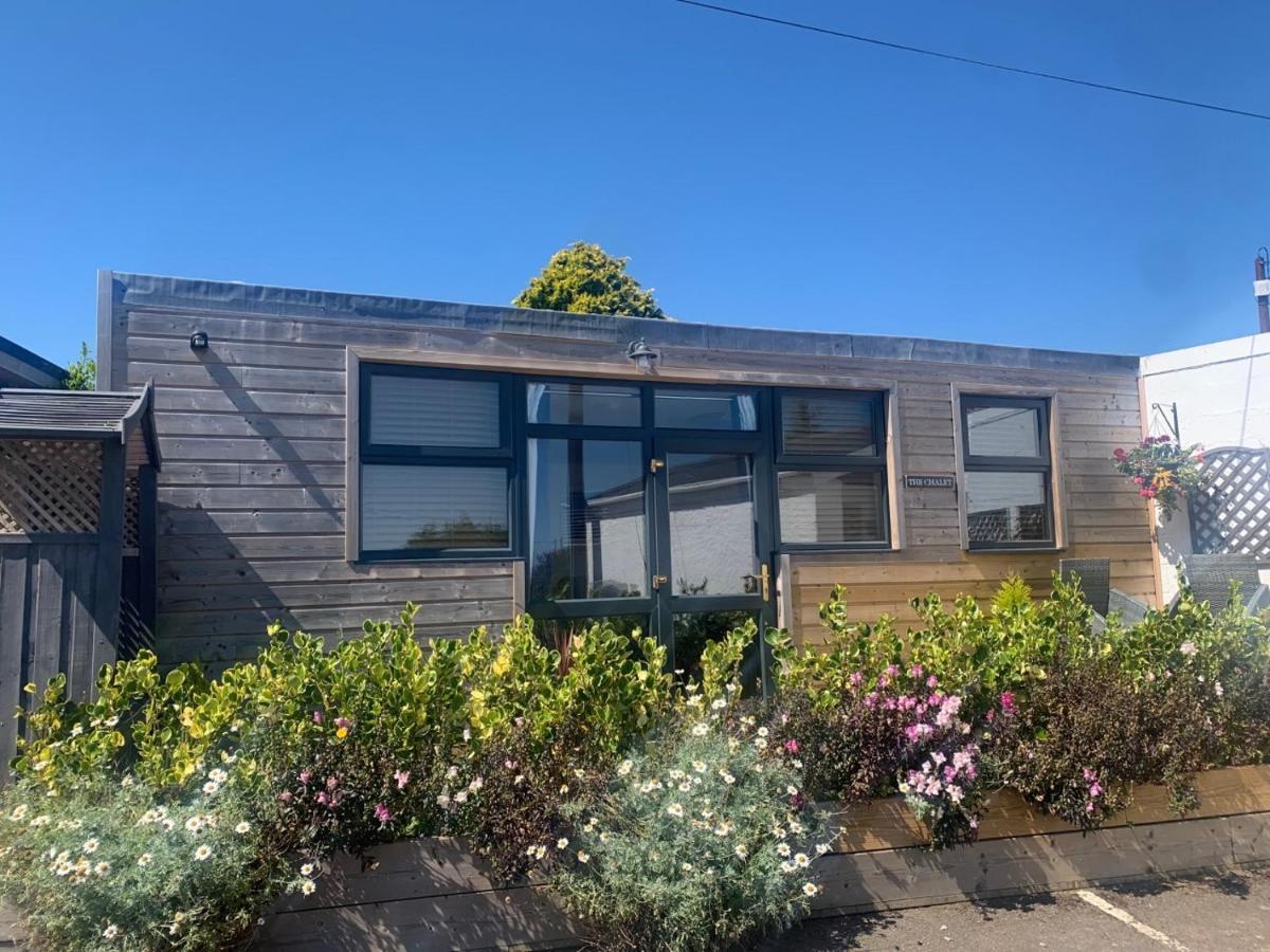 1-Bedroom Chalet With Parking On Site Looe Kültér fotó